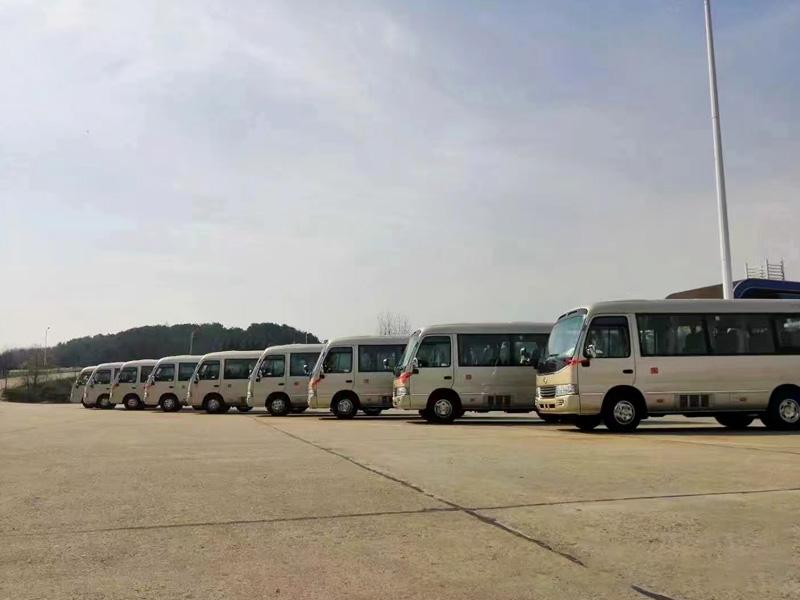 中巴租车